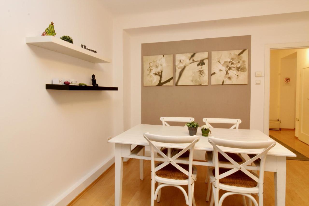 Gorgeous Hideout | City Center Apartment Wina Bagian luar foto