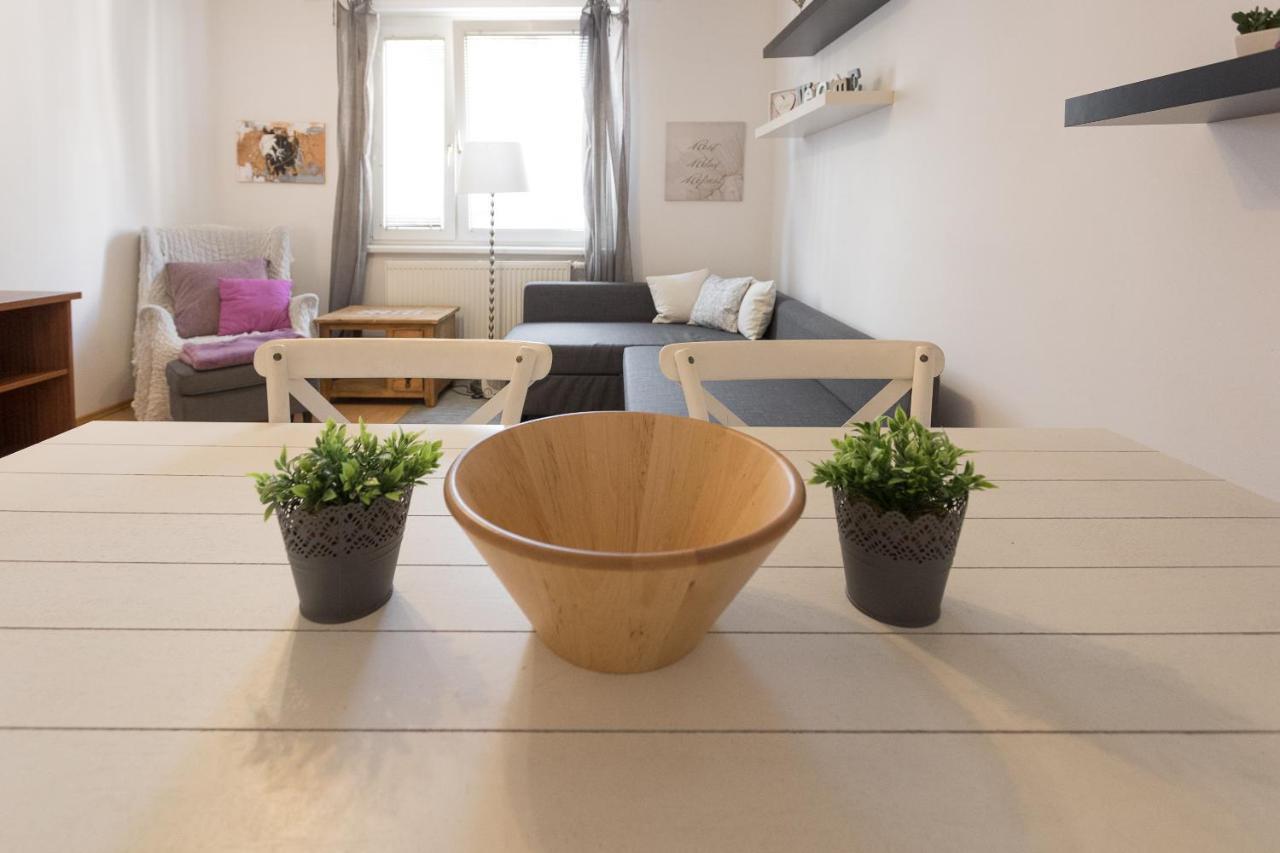 Gorgeous Hideout | City Center Apartment Wina Bagian luar foto